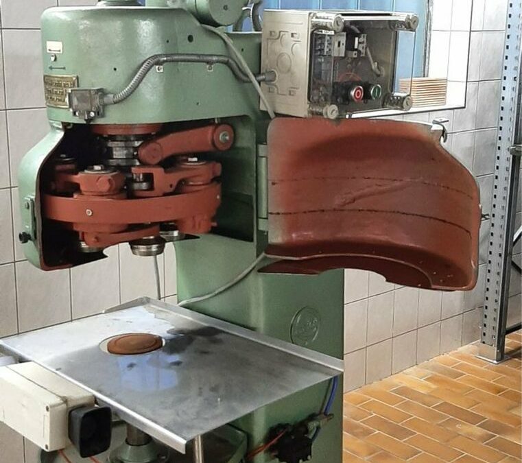 Lanico Rapid half automatische sluitmachine